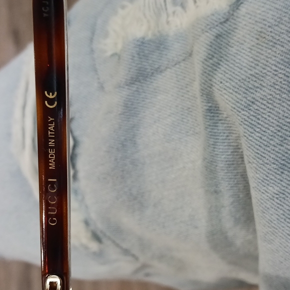 Brand new gucci shades - Picture 3 of 5